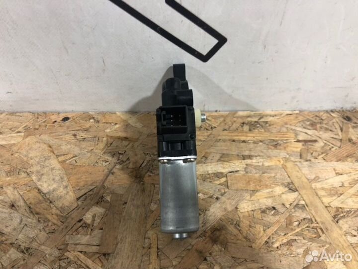 Мотор стеклоподъемника задний правый Mazda 6 GJ