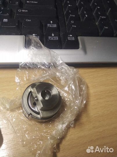 Челночное устройство промышленной швейной машины