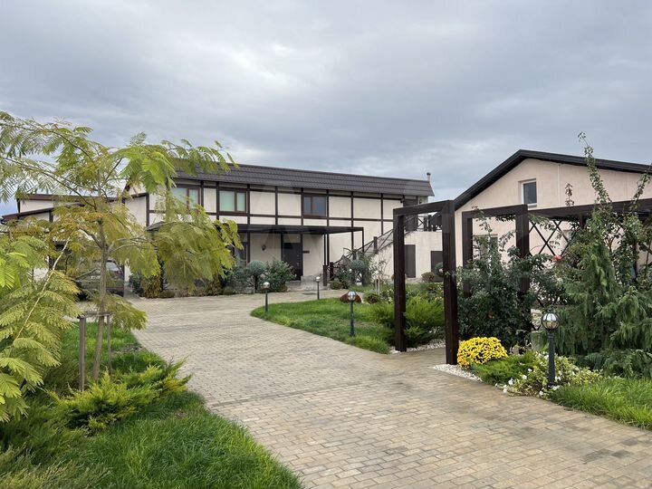 Дом 530 м² на участке 32 сот.