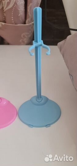 Голубые подставки для кукол монстер хай