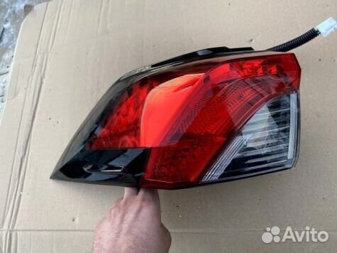 Фонарь задний Toyota Rav 4 XA50