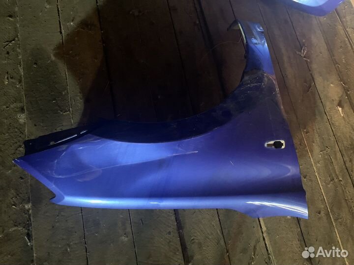 Крыло переднее правое на гранту
