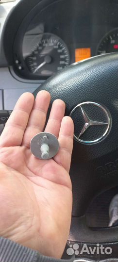 Заглушка накладки тумб на мерседес вито 639