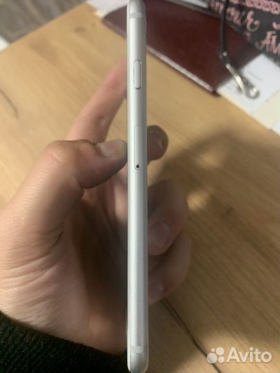 Телефон iPhone 6s