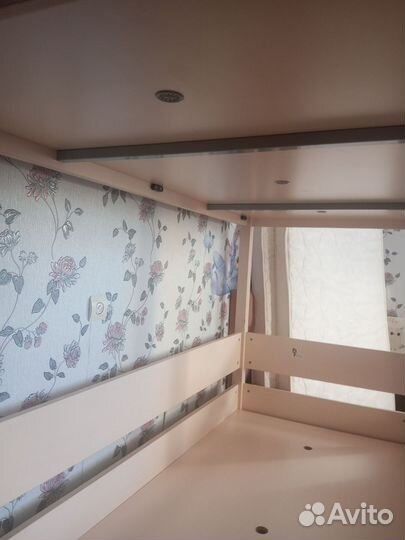 Двухъярусная кровать