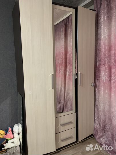 Шкаф