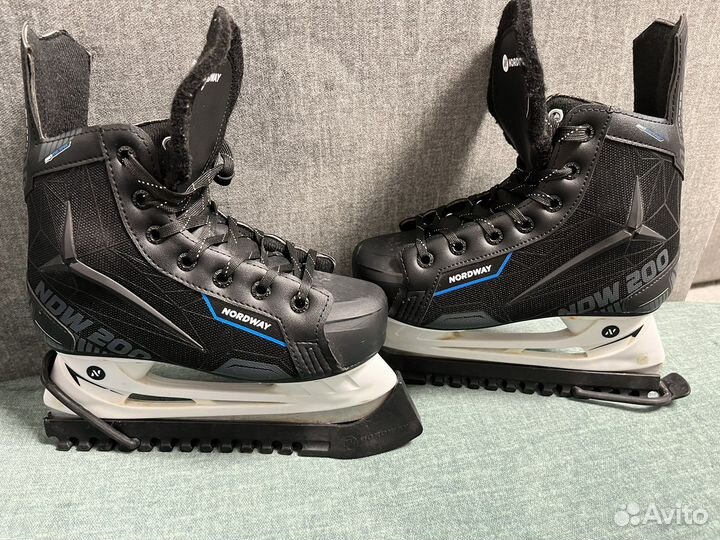 Коньки хоккейные 35 р