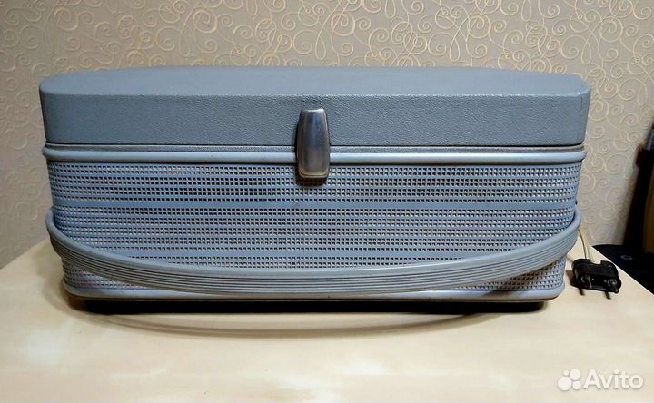 Катушечный магнитофон 