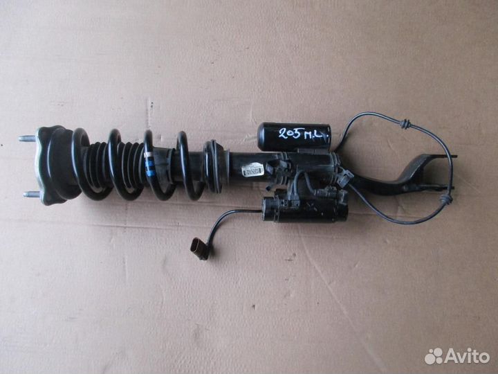 Стойки передние w205 C-class