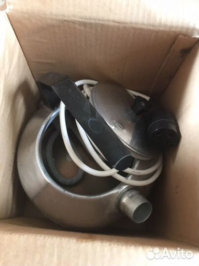 Чайники электрические и один простой