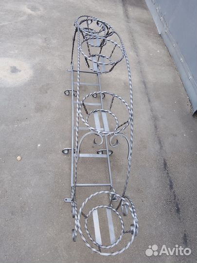 Кованная цветочница