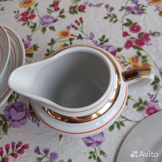 Чайные пары тройки+чайник. Радиоволны посуда