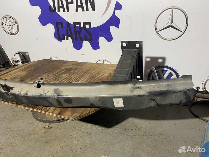 Усилитель переднего бампера BMW E90