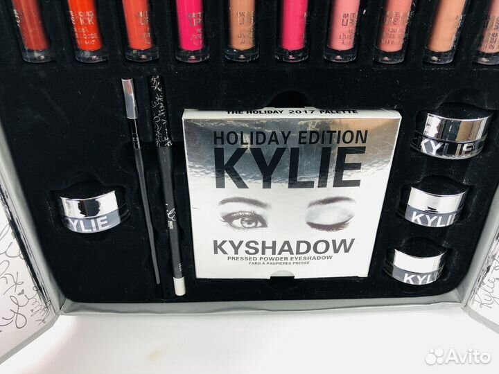 Новый подарочный набор косметики Kylie
