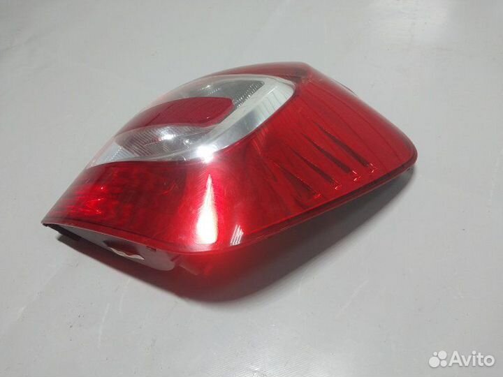 Фонарь крыла задний правый Лада Калина универсал
