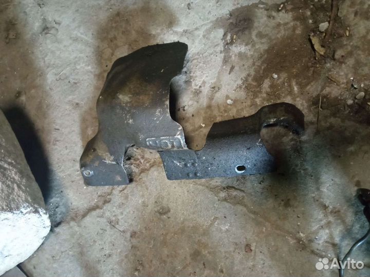 Кожух защита выпускного коллектора Santa Fe 2 л