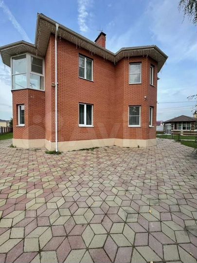 Коттедж 315 м² на участке 38 сот.