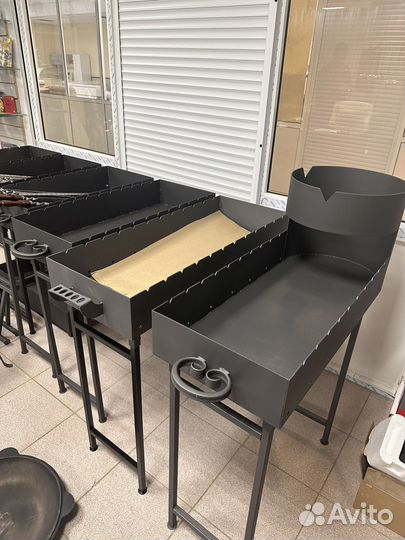 Мангал с подказанником