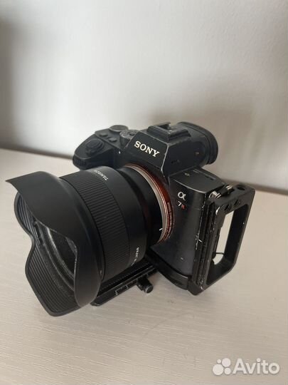 Беззеркальная камера Sony A7R3