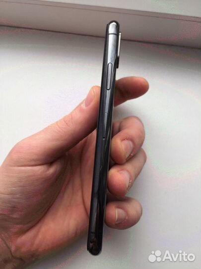 iPhone X, 64 ГБ