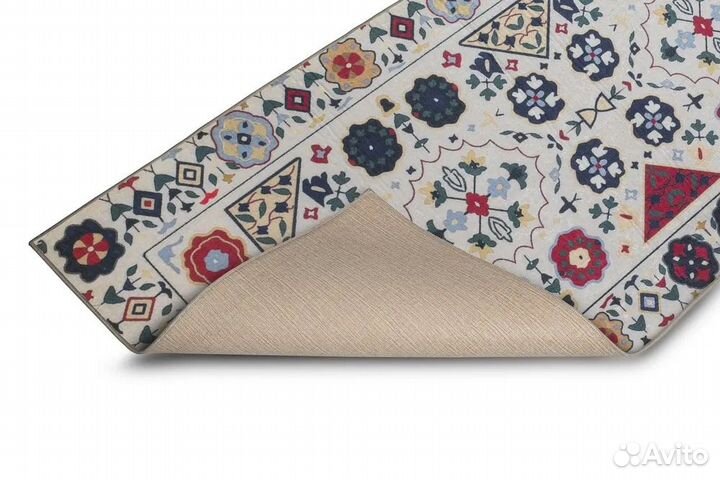 Ковер безворсовый в гостиную