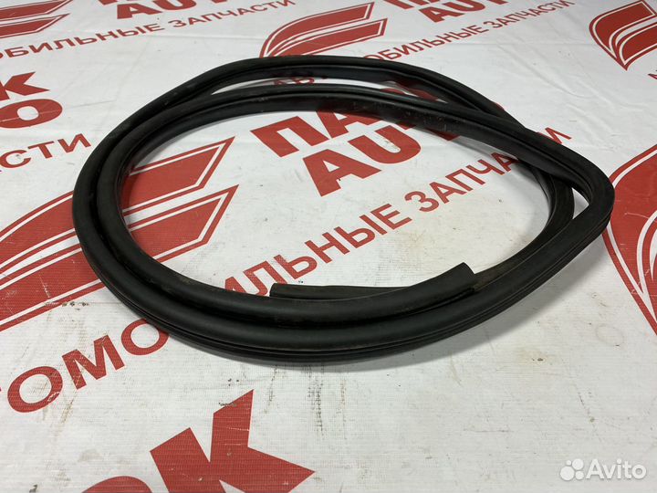 Уплотнитель проёма Hyundai Solaris 2012 hatch