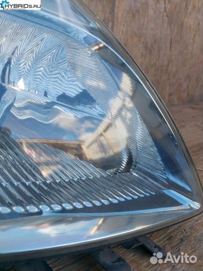 Фара правая Toyota Prius 2 NHW20 2011 81145-47150