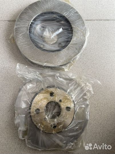 Тормозные диски передние.Toyota Yaris