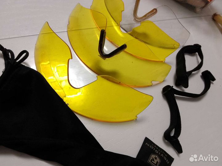 Вставки На очки Revision