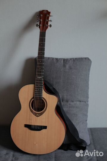 Гитара акустическая из массива