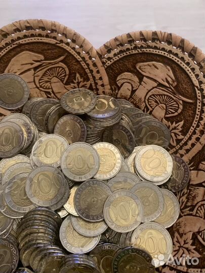 Монета 200 тенге