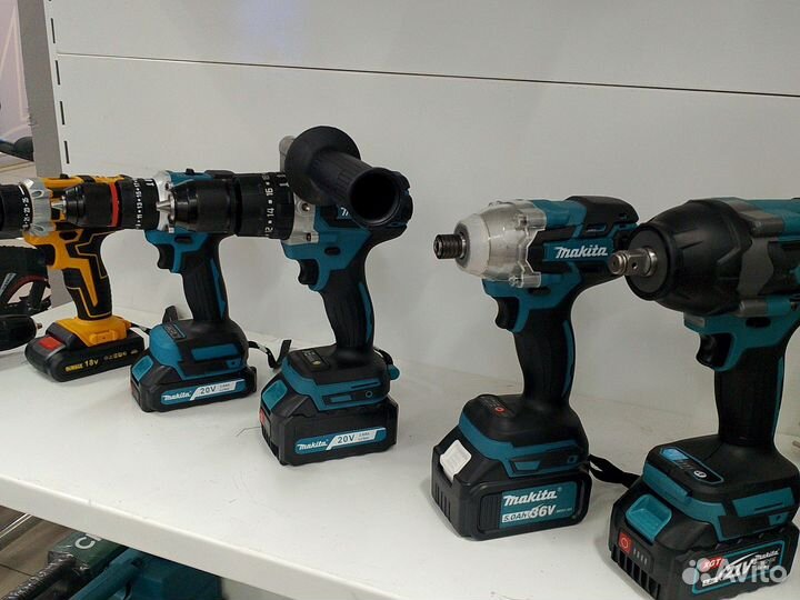 Шуруповерт в ТЦ ёлка