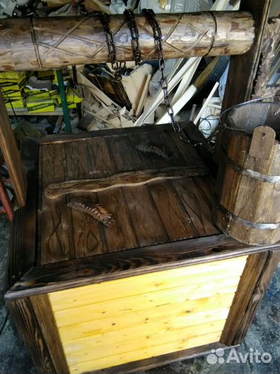 Декоративный колодец