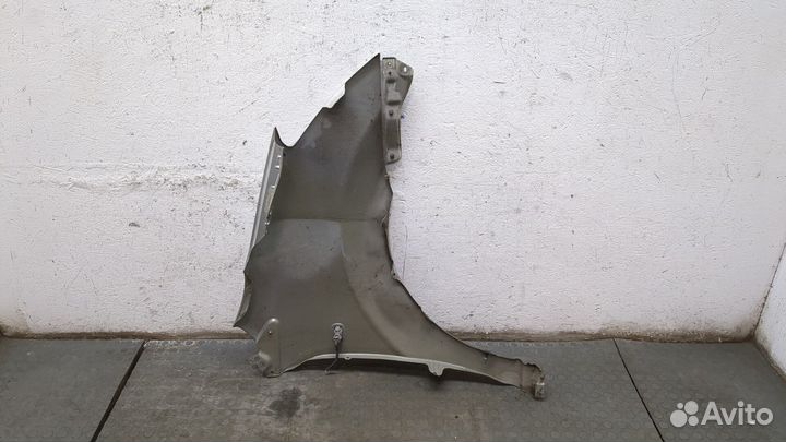 Крыло Toyota Corolla Verso, 2004