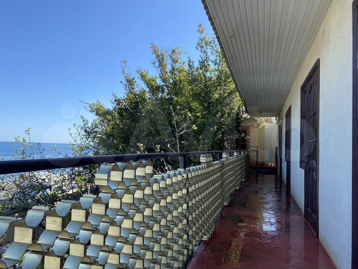 Комната 15 м² в > 9-к., 1/2 эт.