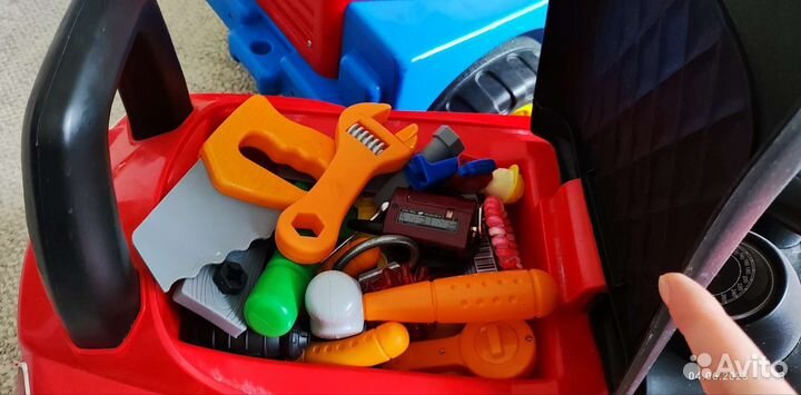 Машинка-каталка, музыкальная, с сигналом