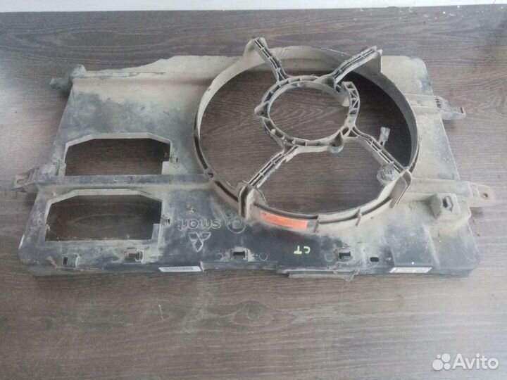 Диффузор вентилятора Mitsubishi Colt