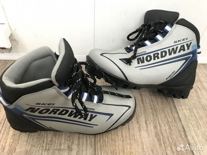 Ботинки лыжные детские размер 33 продам