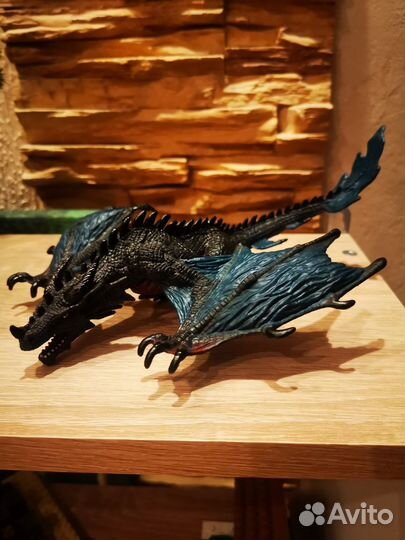 Дракон динозавр виверна