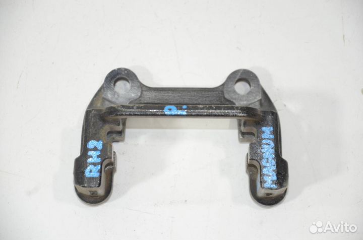 Скоба суппорта задняя правая Dodge Magnum 5.7 2007