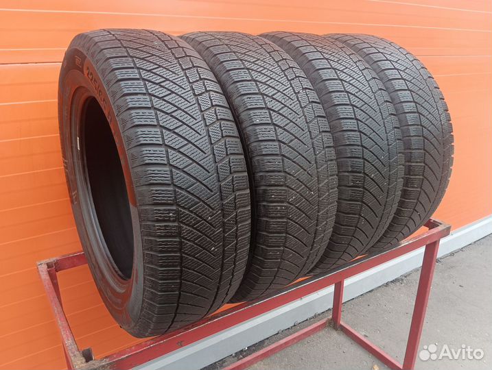 Continental ContiVikingContact 6 225/65 R17 95J