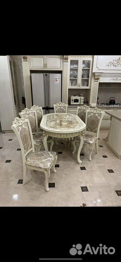 Столы и стулья