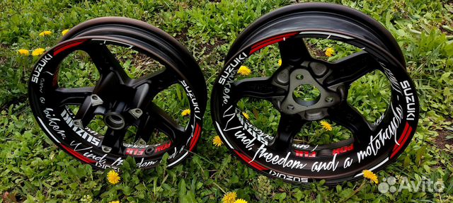 Наклейки на мотоцикл