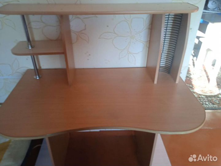 Компьютерный стол