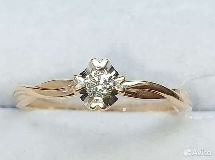 Золотое кольцо 585 с бриллиантом 0.081Кт 16,5