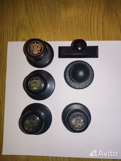 Оснастки для печати много, разных размеров и фирм