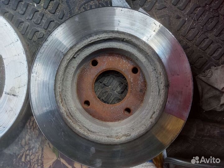 Диски тормозные Nissan 40206EM10A перед пара