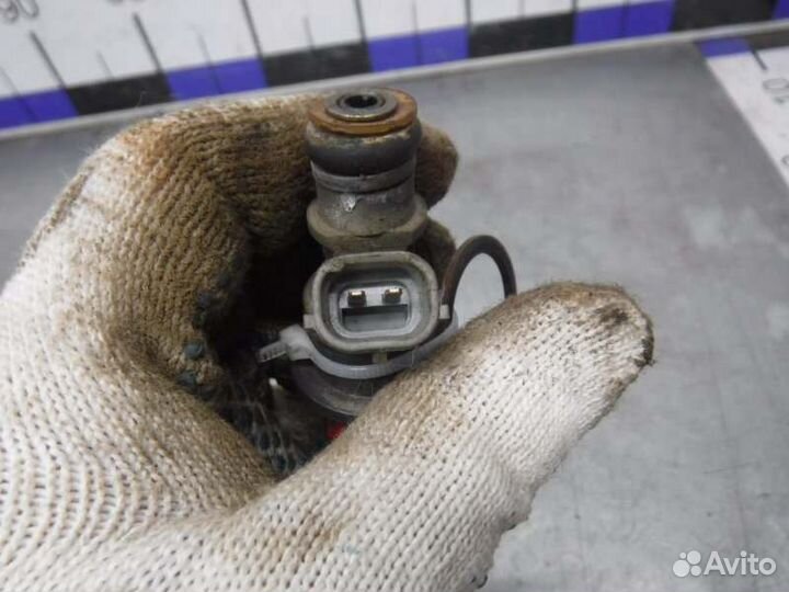 Форсунка Mitsubishi Pajero 3 6G74 2001