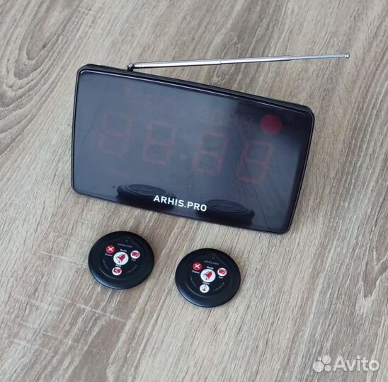 Комплект: Табло на русском и кнопка вызов официант