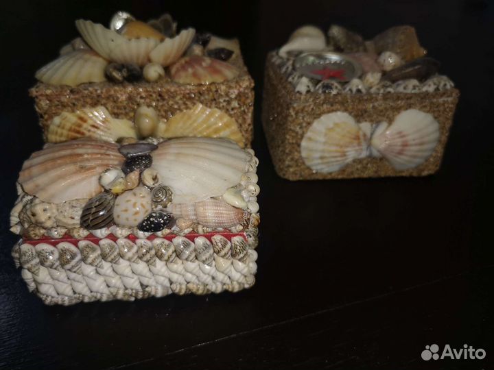 Три шкатулки